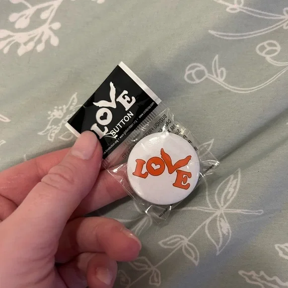 Assorted Buttons - Picture 2 of 4